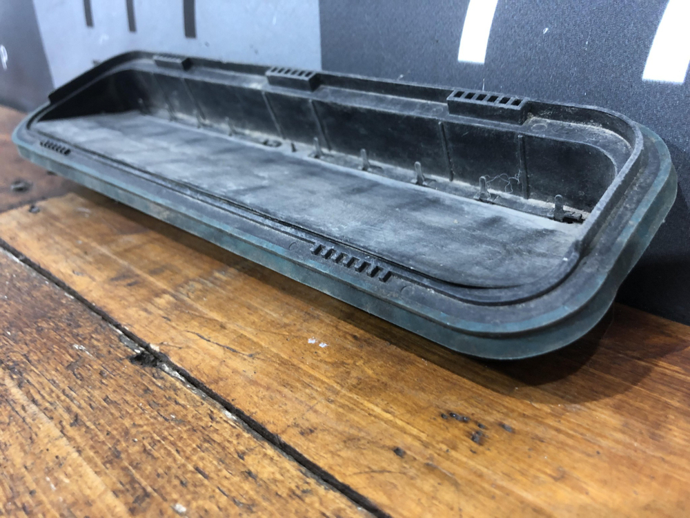 Решетка вентиляционная Optima 3-4, Picanto 2, i30, i40, Sonata 6 07-20 Б/У Оригинал 975103M000