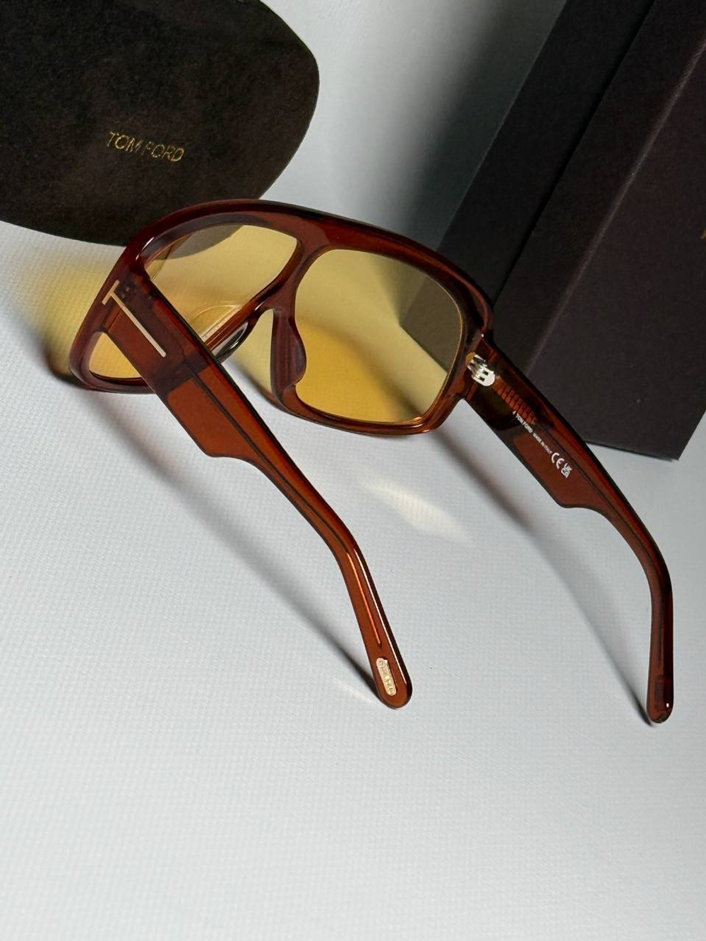 Солнцезащитные очки Tom Ford