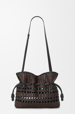 Loewe Сумка-клатч Flamenco среднего размера из плетеной телячьей кожи наппа, черный/коричневый