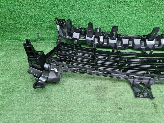 Решетка переднего бампера Porsche Cayenne 3 17-23