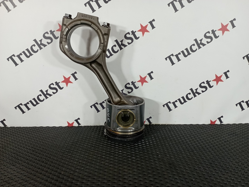 Поршень с шатуном