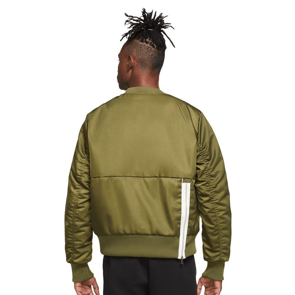 Баскетбольная толстовка Nike Sportswear Style Essentials+ Crewneck Green