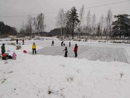 В «Романовском Парке» открылся каток
