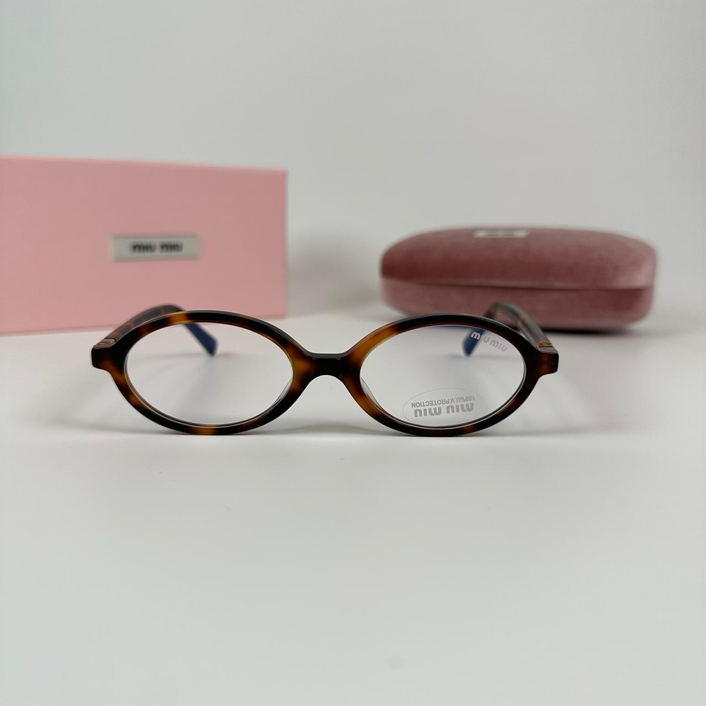 Солнцезащитные очки Miu Miu