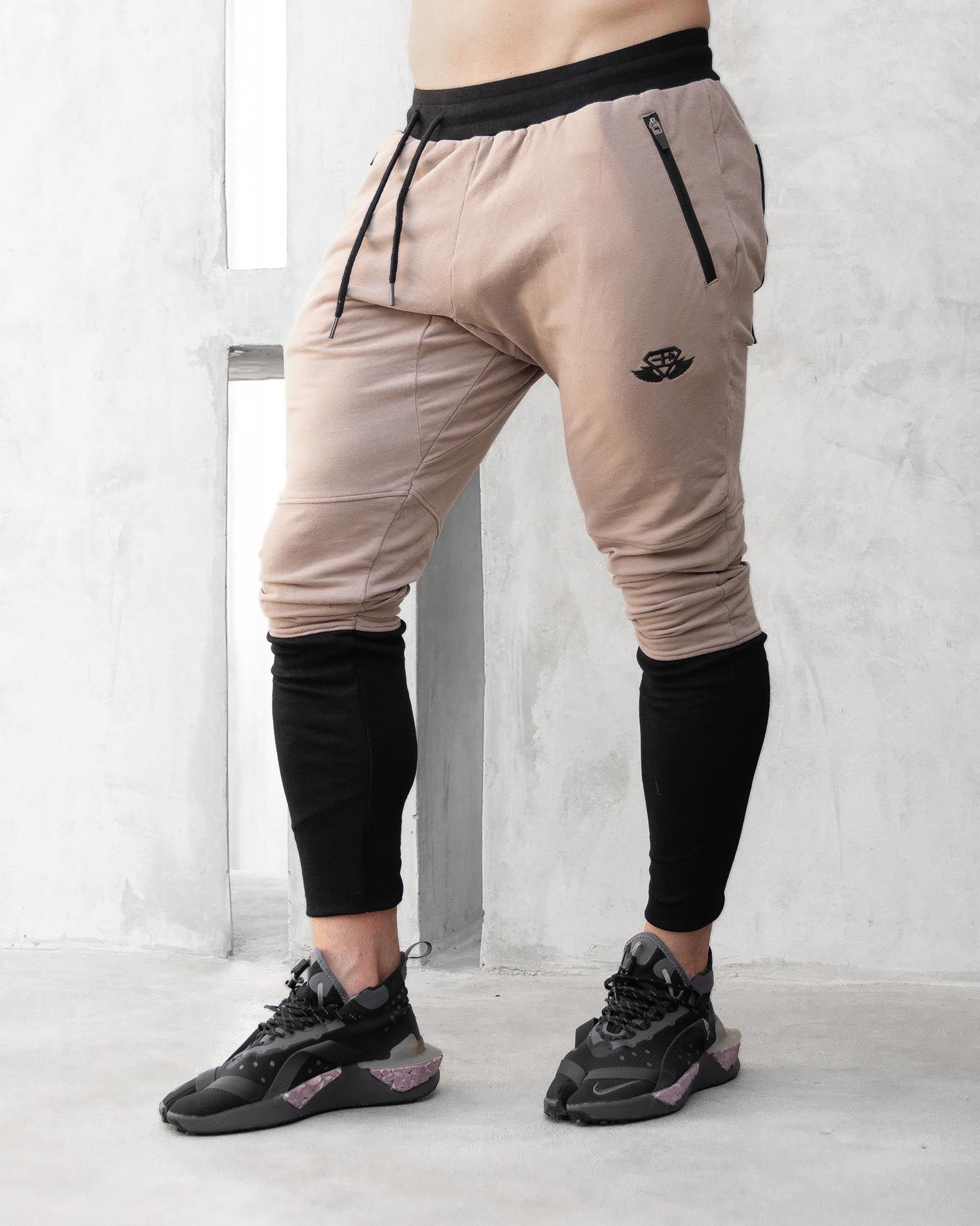 Штаны BODY ENGINEERS Tulum Jogger Dune Sand