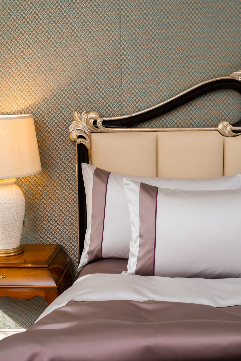 Постельное белье cемейное Сlaire Batiste Atelier Valmont серо-розовое