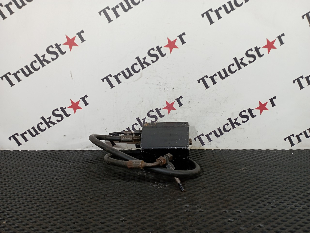 Насос подъёма кабины