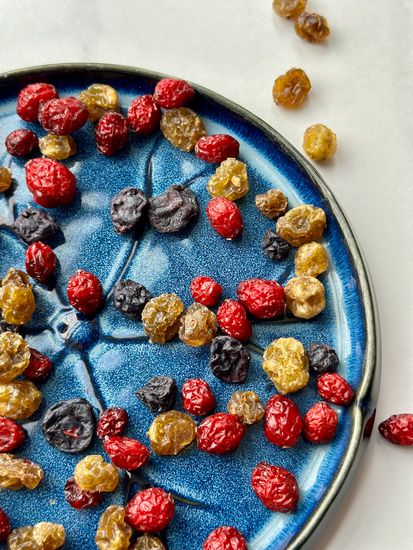 Сибирские цукаты крыжовника, клюквы и черники   в тубусе, 250мл