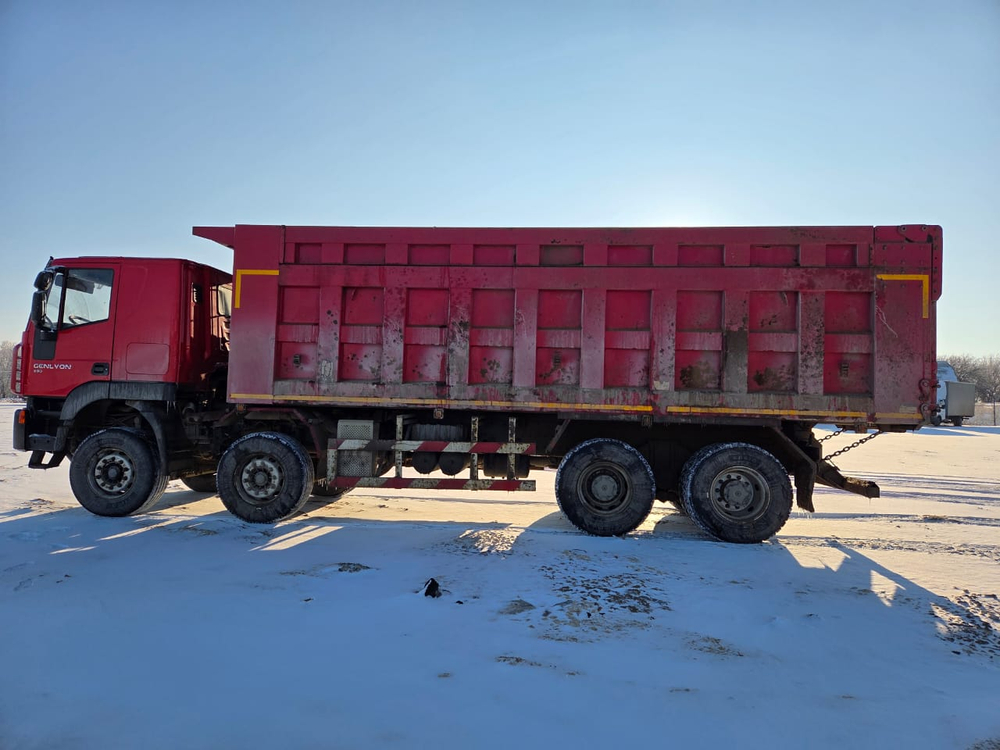 HONGYAN 908 8x4 Самосвал CQ3406HV39 (Дизельный, 8,7 л, 387 л.с., МТ)