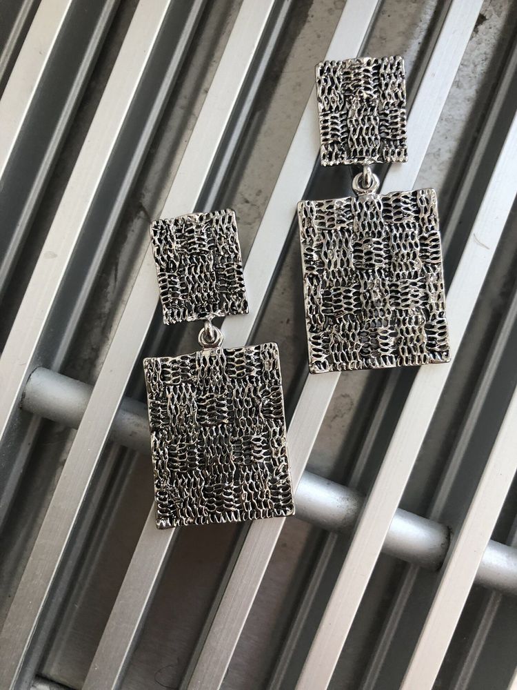 Серьги из бижутерного сплава. Оттенок черненое серебро. Английский замок.