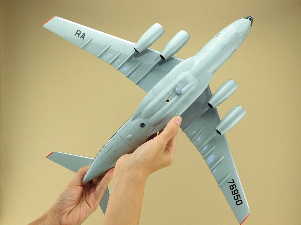 Модель самолета Ил-76ТД-90ВД (М1:100, Волга-Днепр, RA-76950)