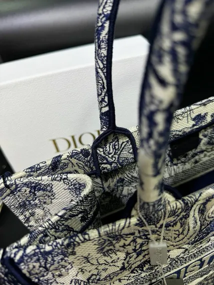 Сумка Dior Book Tote, модель маленького формата синий