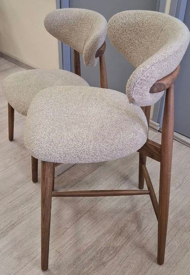 Стул полубарный Comfy 65 см, бежевая ткань, ножки орех