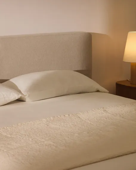 Изголовье Blok цвета экрю со съемным чехлом для кровати шириной до 160 см