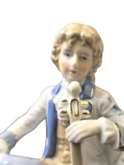 Фарфоровая статуэтка "Придворный музыкант" Kato Kogei