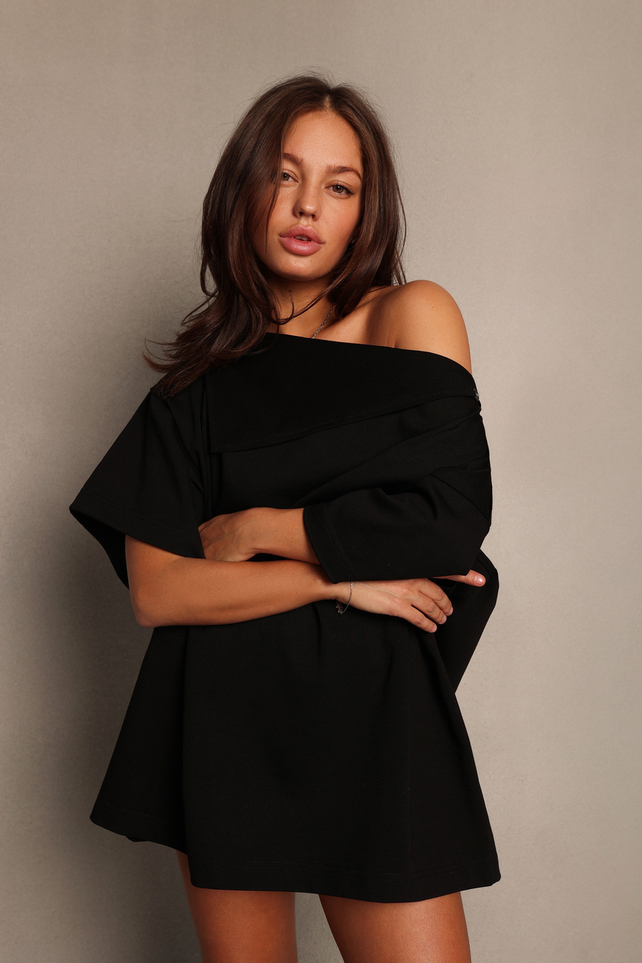 Футболка с отложным уголком