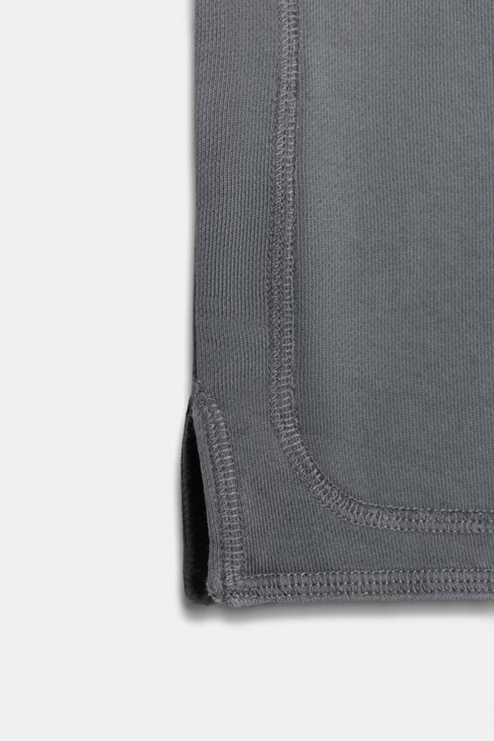 ZARA УКОРОЧЕННАЯ ФУТБОЛКА С ЭФФЕКТОМ ПОТЕРТОСТИ, СВИНЦОВЫЙ