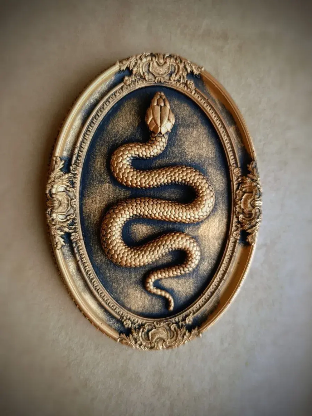 Барельеф на стену из гипса Змея