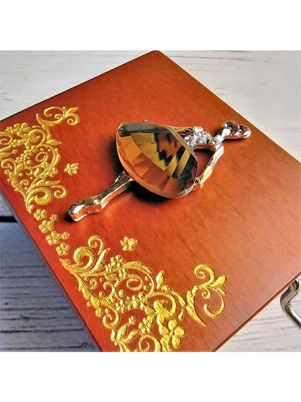 Шкатулка с зеркальцем Балерина музыкальная деревянная