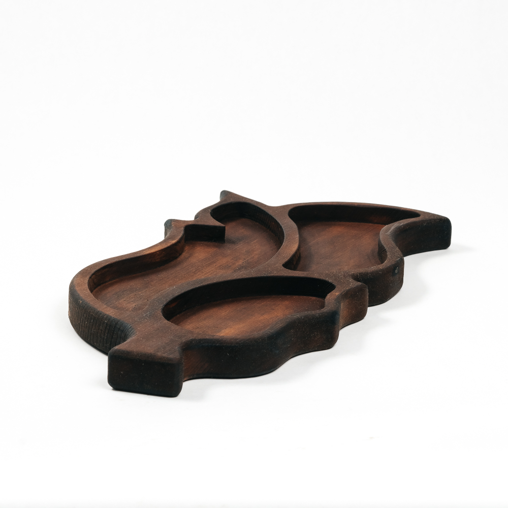 Деревянная менажница из кедра для подачи блюд и закусок "лист". MG82