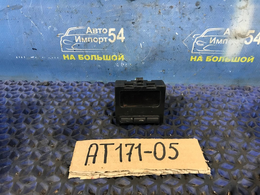 Часы салонные TOYOTA CARINA 1990