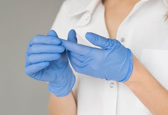 Нитриловые и латексные – каким перчаткам лучше всего отдавать предпочтение и почему