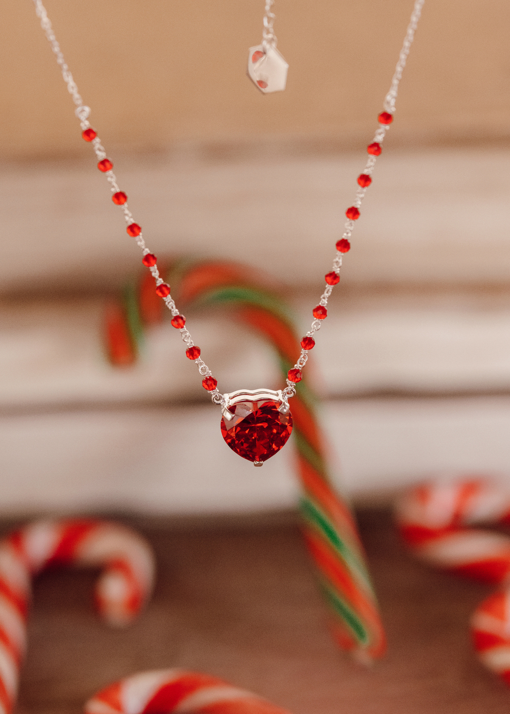 Колье "Русалка" с красным цирконом