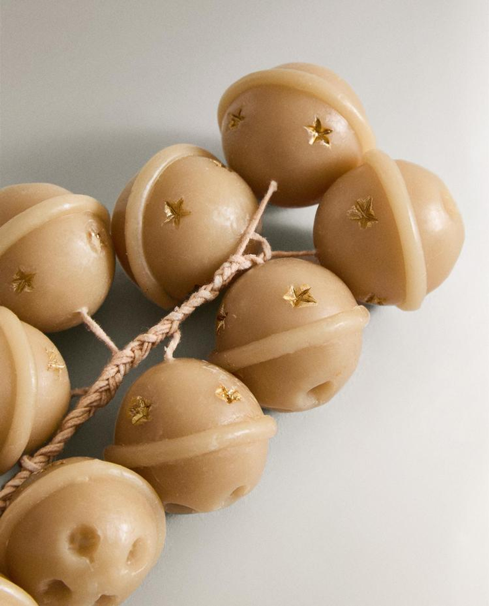 ZARA HOME НАБОР РОЖДЕСТВЕНСКИХ СВЕЧЕЙ-КОЛОКОЛЬЧИКОВ (12 ШТ), БЕЖЕВЫЙ