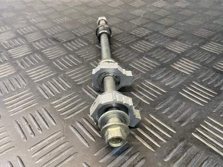 Ось заднего колеса KTM 250 Duke 2020