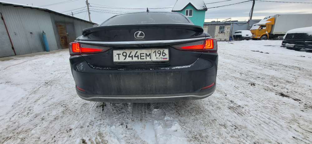 Lexus ES300h ES300h 2.5h CVT Luxury (ГИБРИД)