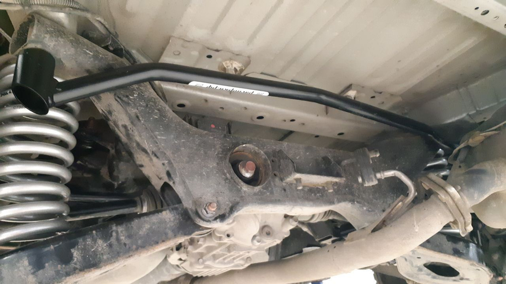 Распорка задняя нижняя сзади Mitsubishi Delica D5 рестайлинг (ПОД ЗАКАЗ)