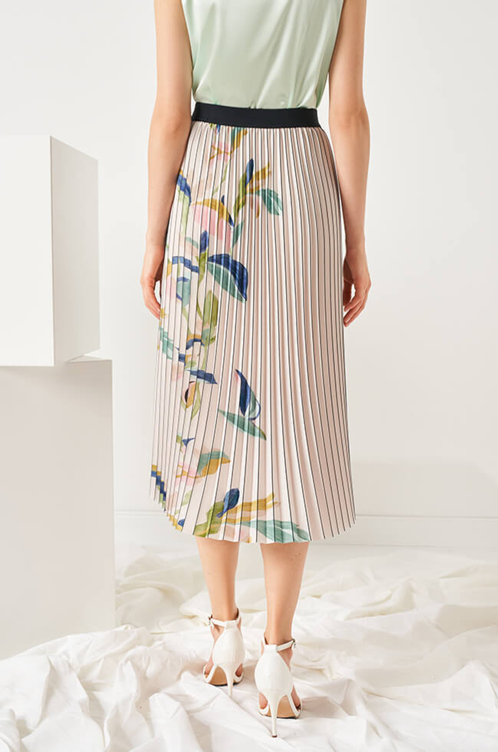 4809 Юбка женская (бежево-молочный)