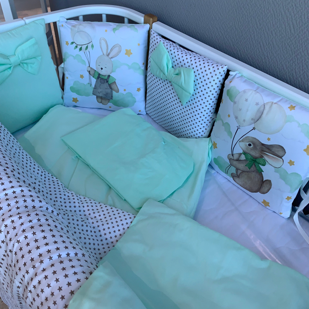 Комплект в кроватку 17 предметов "Зайка с шариками" зеленый, сатин
