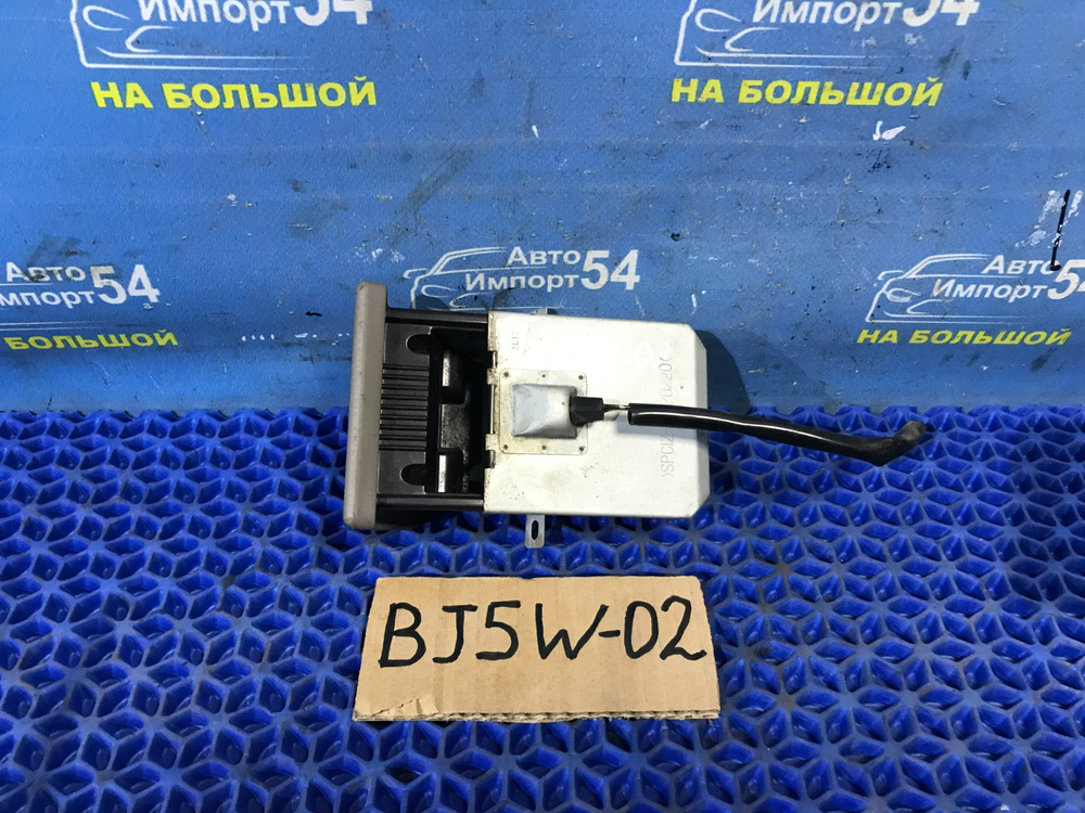 Пепельница MAZDA FAMILIA 2001