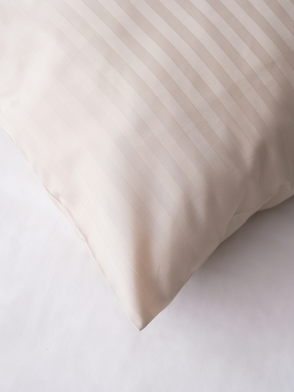 Постельные наволочки 50 на 70 бежевые страйп