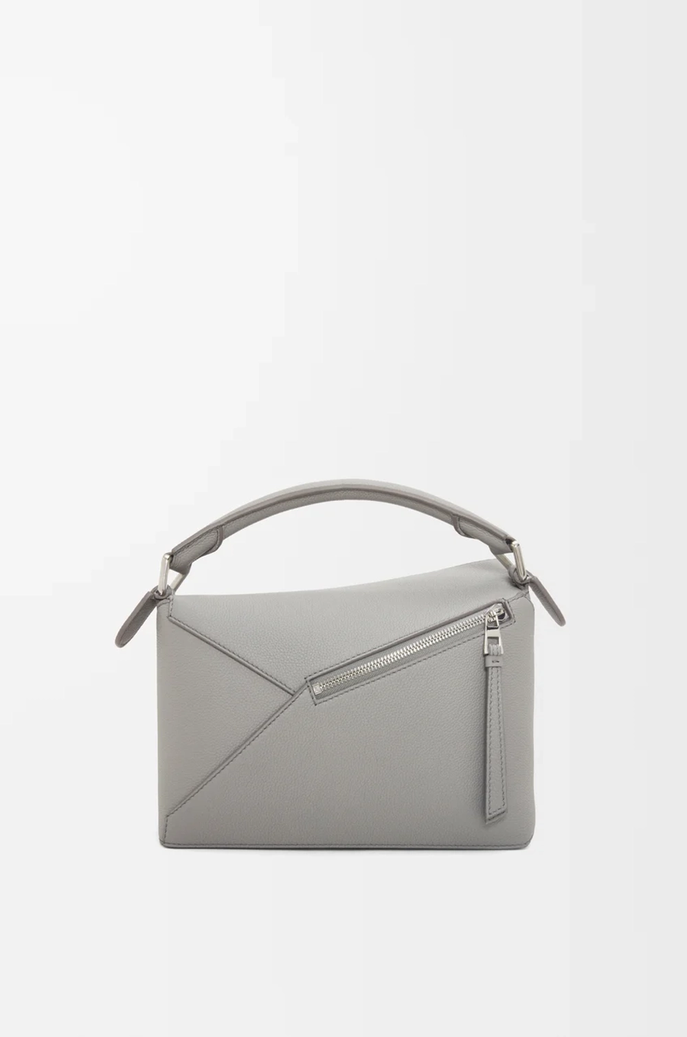 Loewe Маленькая сумка Puzzle Edge из мягкой зернистой телячьей кожи, жемчужно-серый