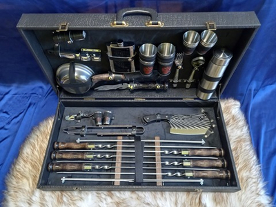 Профессиональный шашлычный набор "Бизон" №132 в кейсе из экокожи 53 предмета