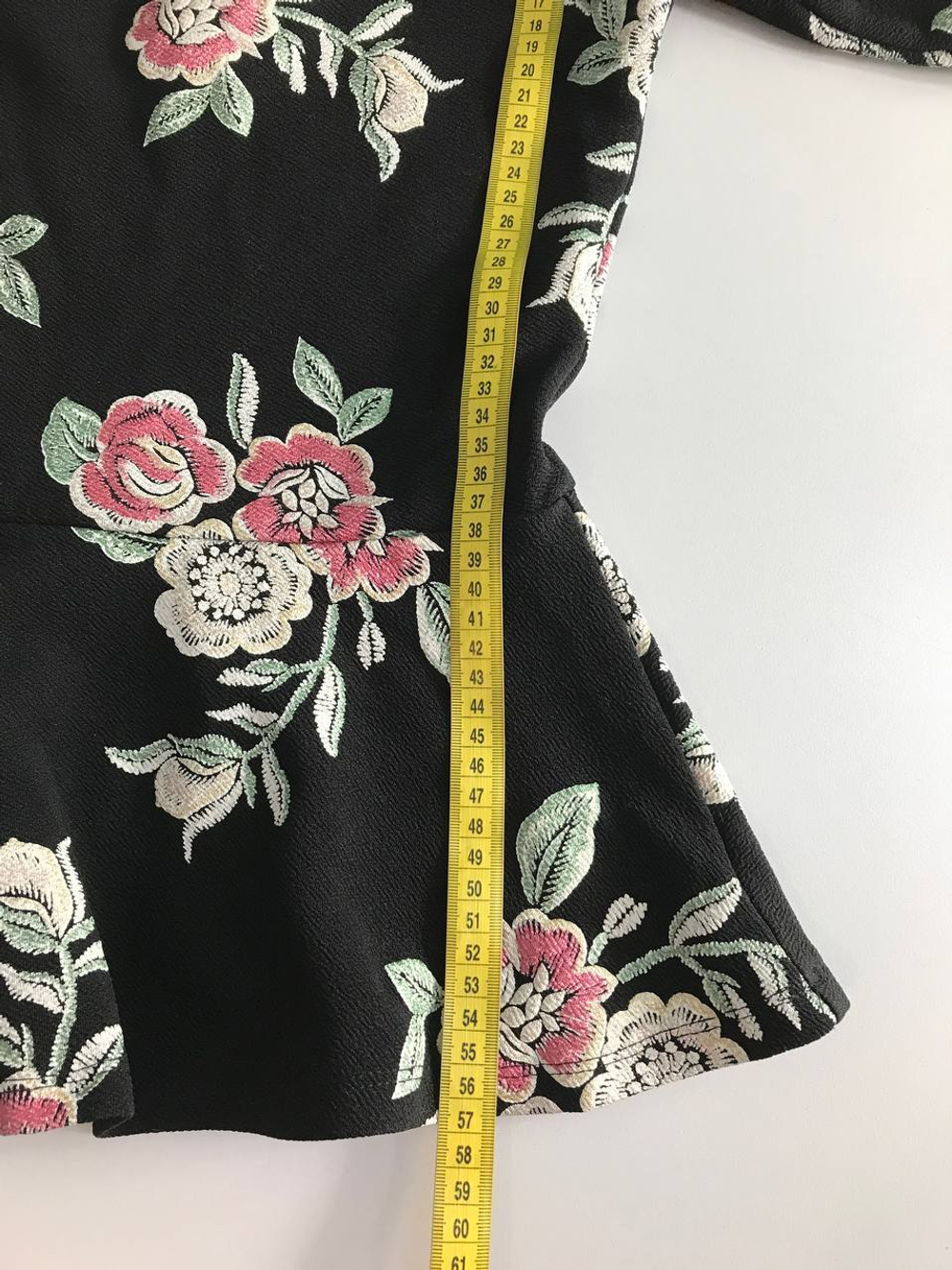 Блузка Concept Club с цветами, маркировка XS, визуально на 42 размер