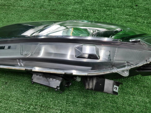 Фара левая Mitsubishi Eclipse Cross (17-20) LED