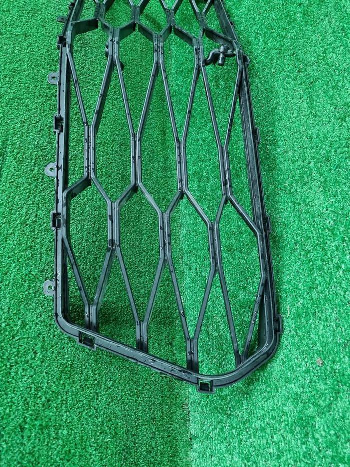 Решетка переднего бампера Chevrolet Camaro 6 15-18