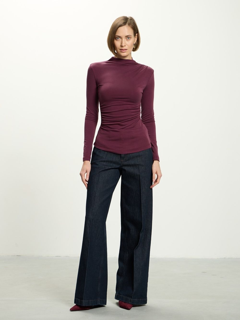 Джинсы синие со стрелкой