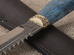 Нож "Алтай", сталь Bohler N690, рукоять синяя стабилизированная береза