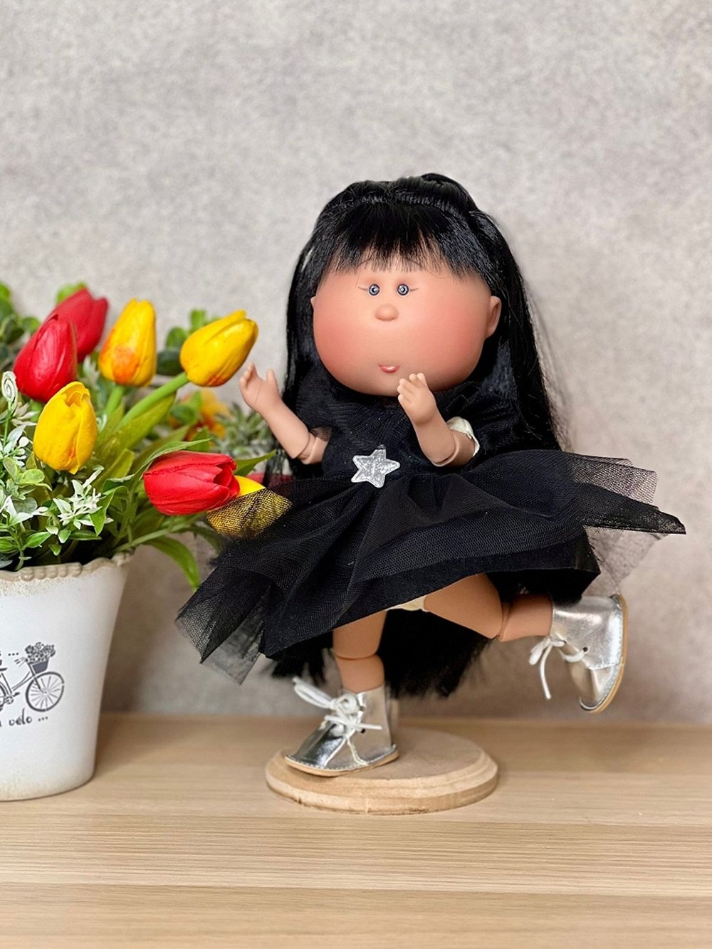 Кукла Nines виниловая 30см MIA CASE Black шарнирная (3520)