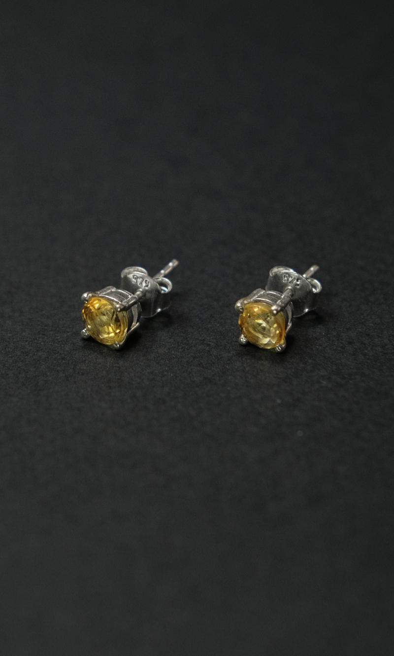 Серьги пуссеты "Memo about Finance" из цитрина с серебром 925