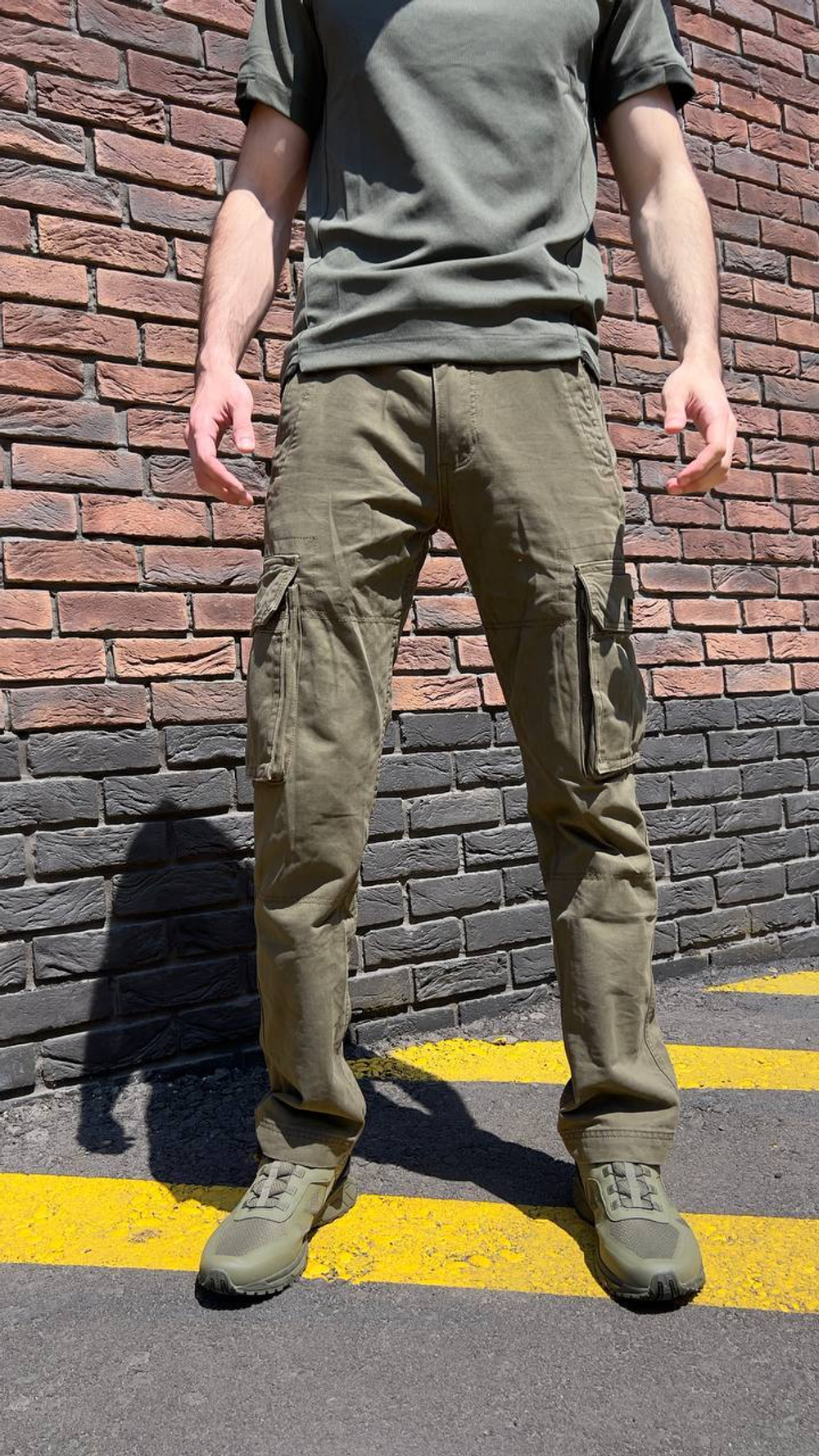 Брюки Admitted & Feeling олива