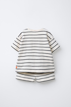 ZARA КОМПЛЕКТ ИЗ ФУТБОЛКИ И ШОРТОВ-ДЖОГГЕРОВ В ПОЛОСКУ, ЭКРЮ