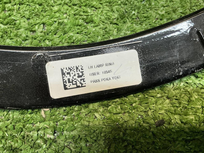 Накладка фары левая Mini Hatch F66 (2024-н.в.)