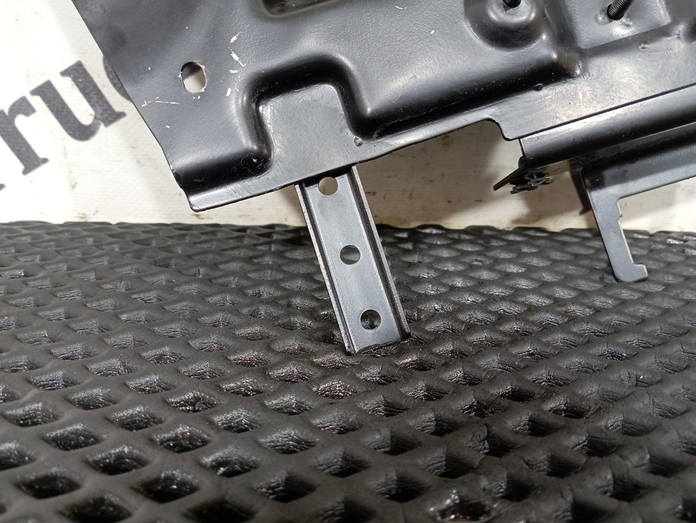 Кронштейн крепления торпедо правый