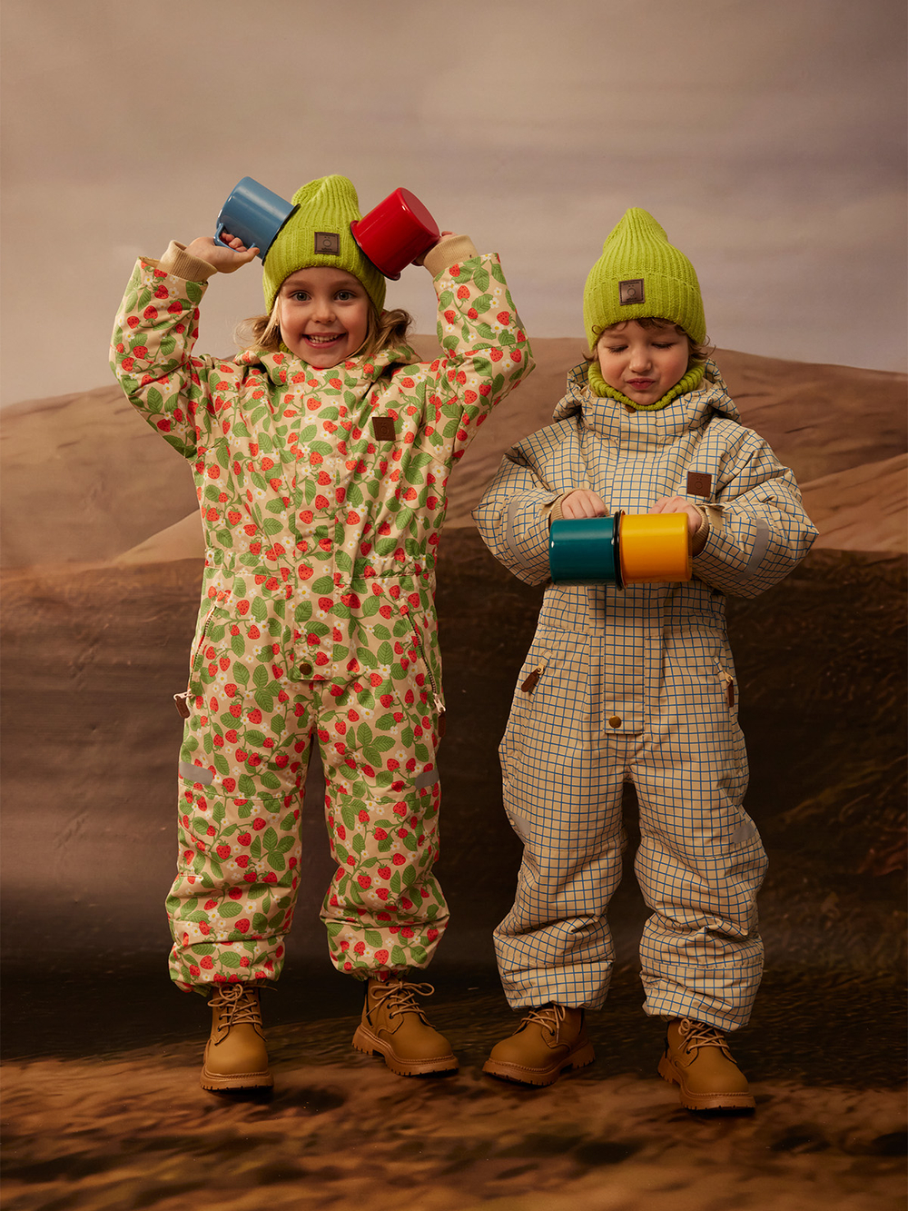 ПРЕДЗАКАЗ Комбинезон демисезонный Mjölk Strawberry, утеплитель 150гр/м2