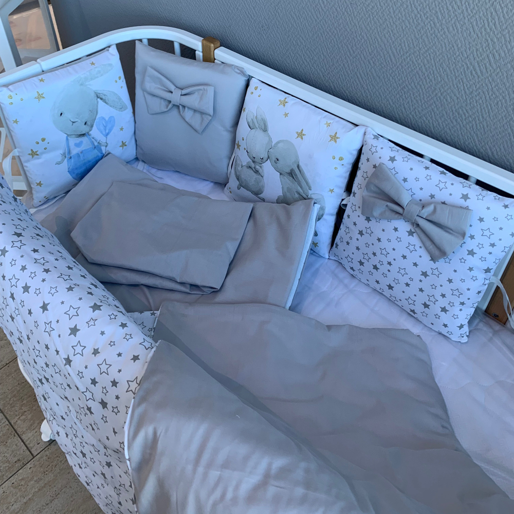 Комплект в кроватку 17 предметов "Зайчата" серый, сатин